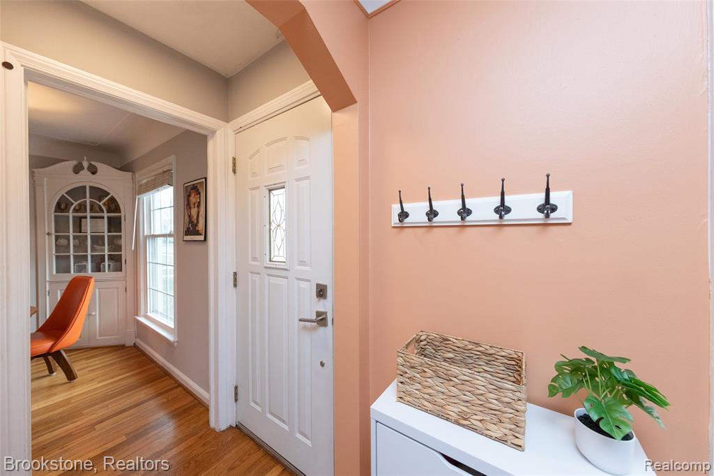 2156 Cambridge, Berkley, MI 48072 — Photo 11