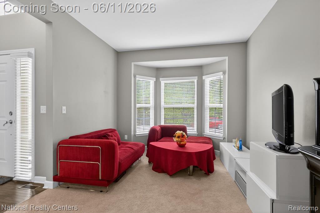 27412 Victoria Road, Novi, MI — Photo 16