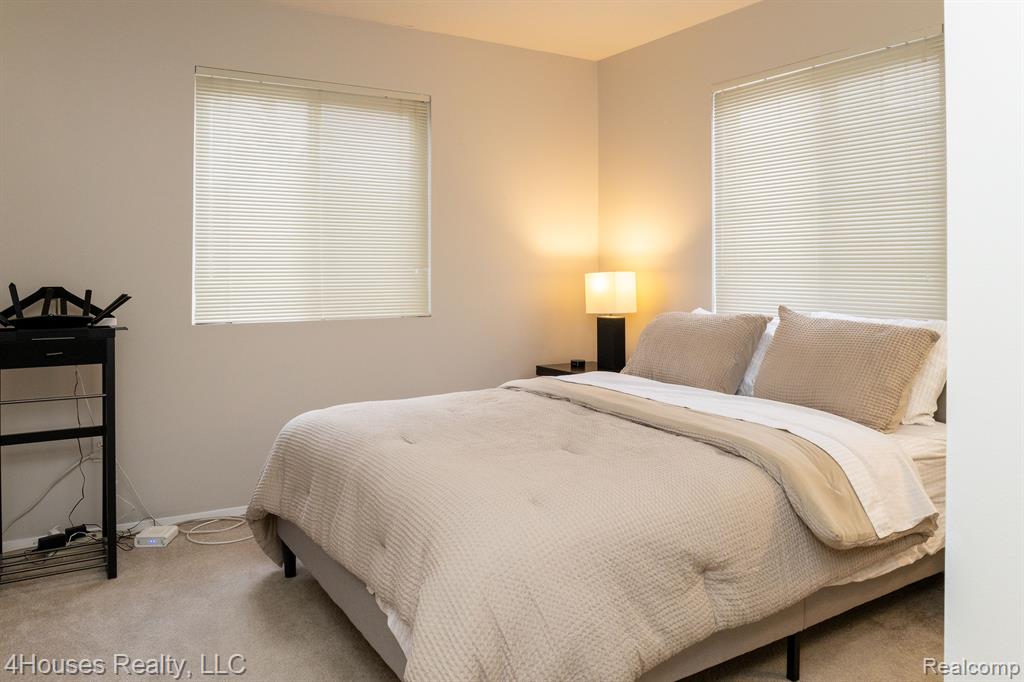 654 LYDIA Lane, Pontiac, MI 48341 — Photo 27