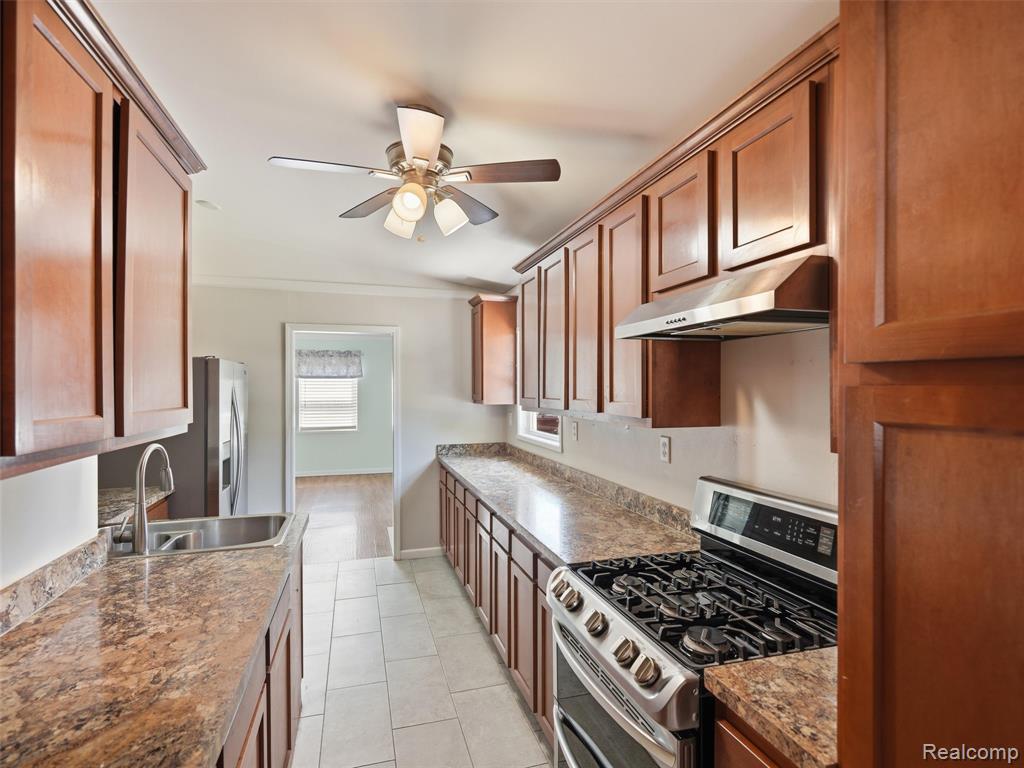 6271 Stephen, Brighton, MI 48116 — Photo 11