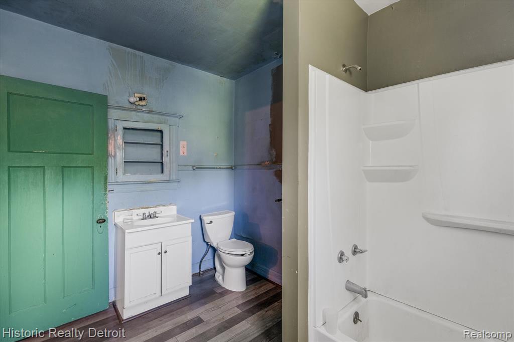 923 CALVERT Street, Detroit, MI 48202 — Photo 22