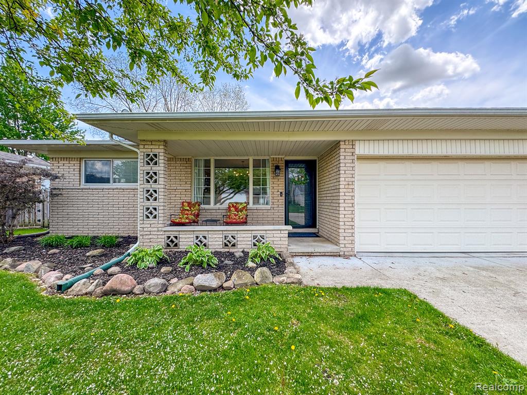 42979 SAXONY Road, Canton, MI 48187 — Photo 2