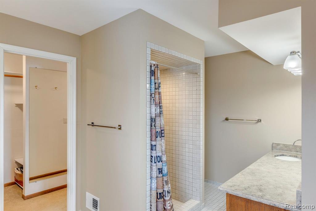 7374 FLAMINGO Street, Clay, MI 48001 — Photo 32