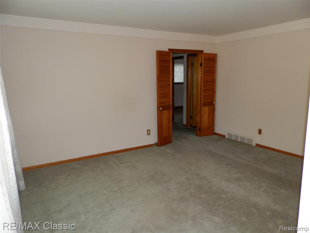 7736 Berwick Drive, Westland, MI — Photo 6