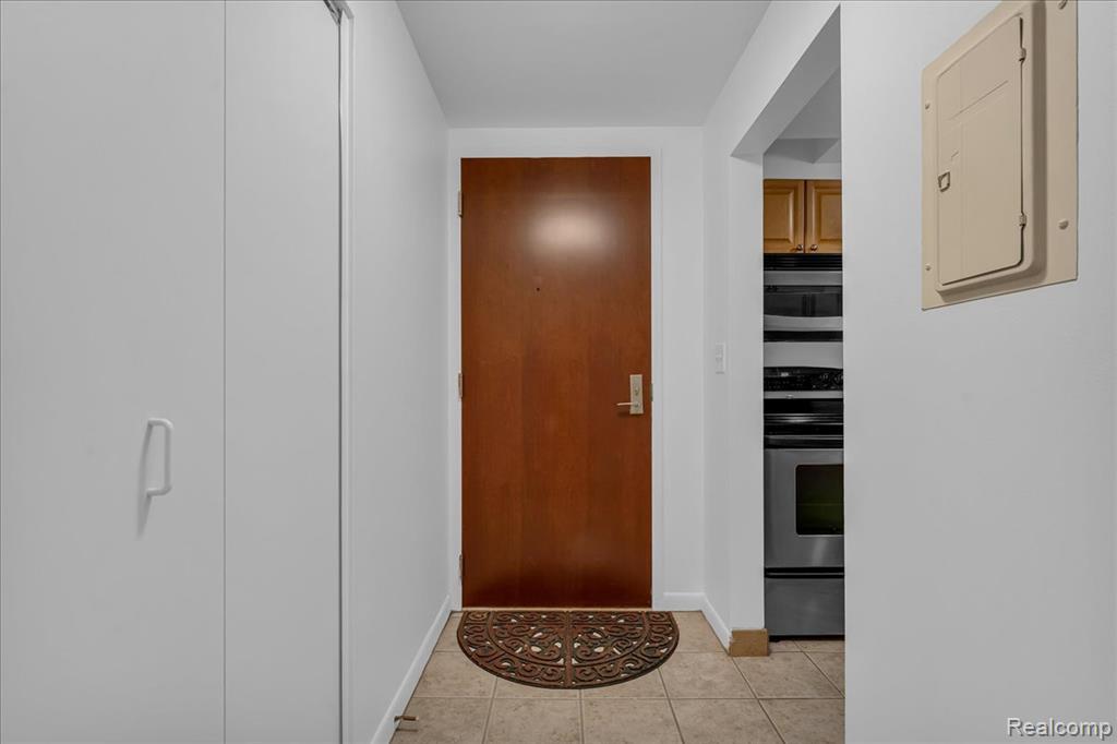 1001 W Jefferson Avenue, 10E, Detroit, MI 48226 — Photo 2