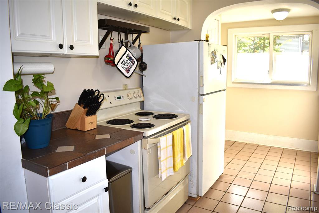 135 Park Avenue, Holly, MI 48442 — Photo 11