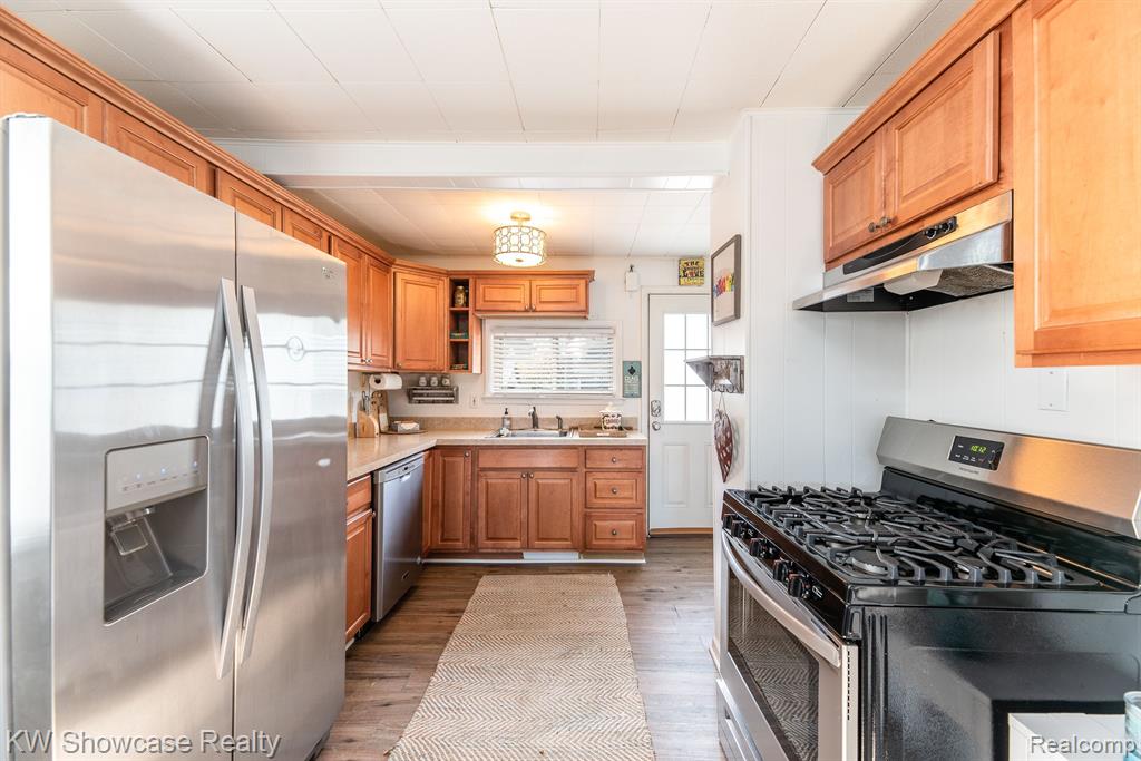8665 Cooley Lake Road, White Lake, MI 48382 — Photo 4