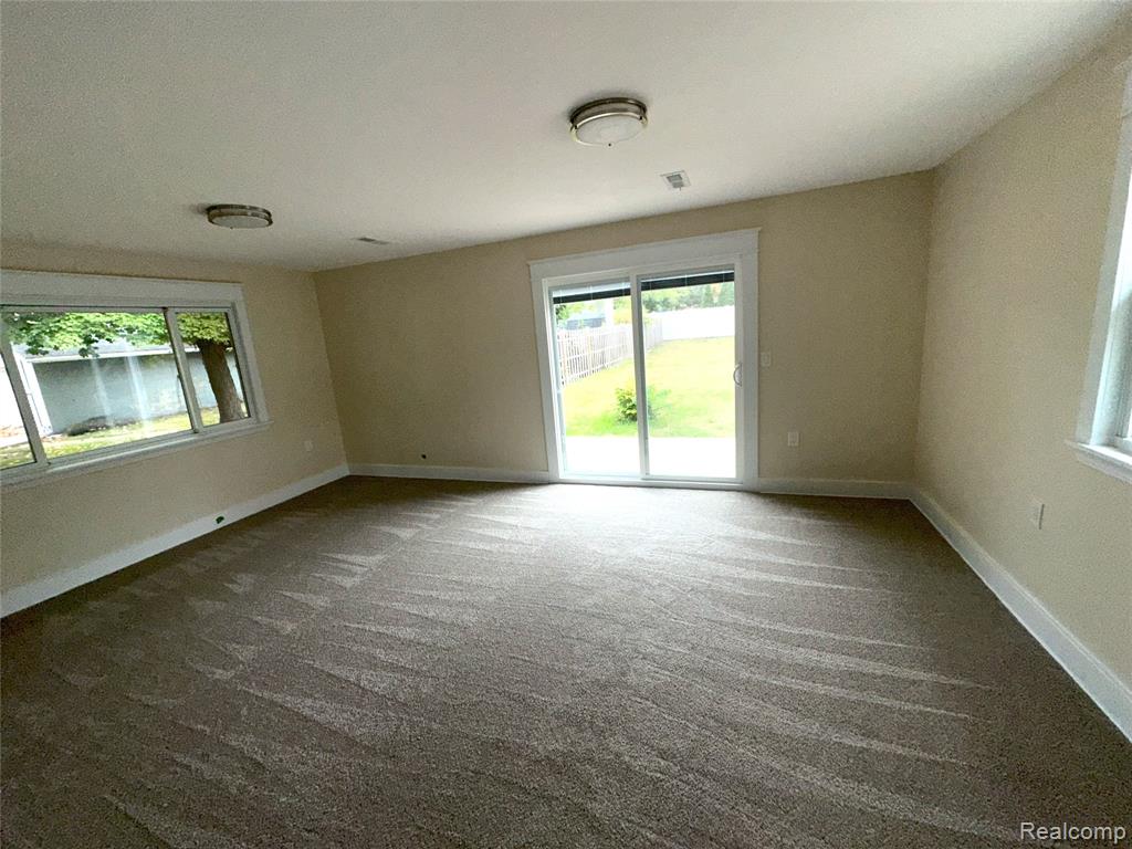 401 W Broad Street, Linden, MI 48451 — Photo 18