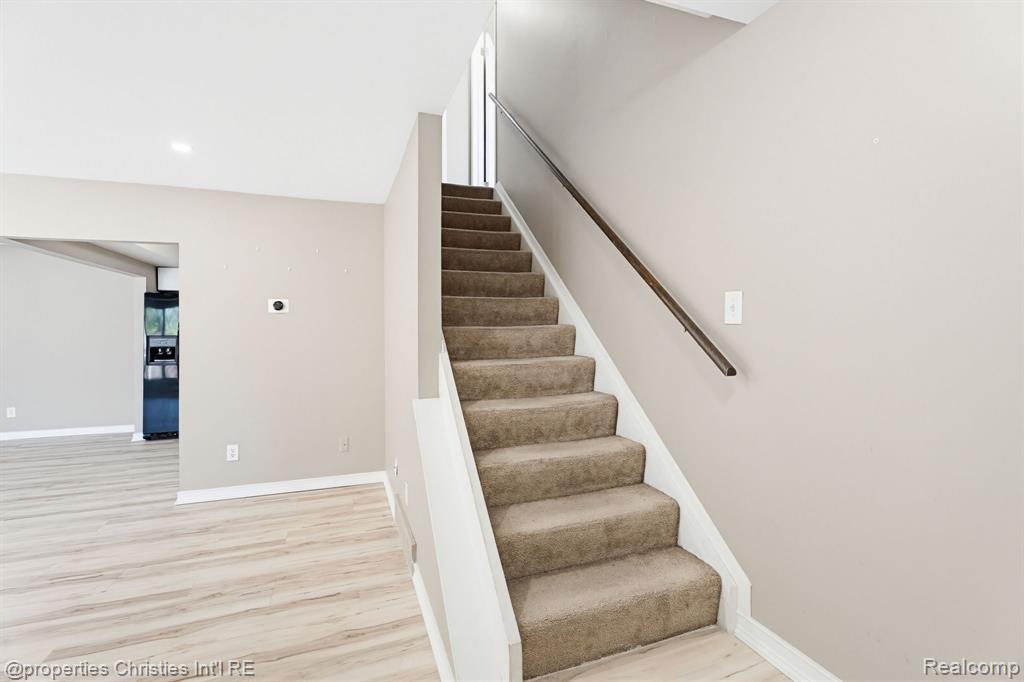 8700 Common Road, Warren, MI 48093 — Photo 19