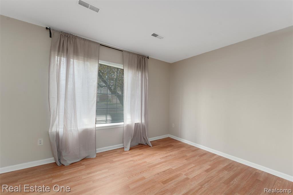 4721 Carrington Drive, Rochester, MI 48306 — Photo 32
