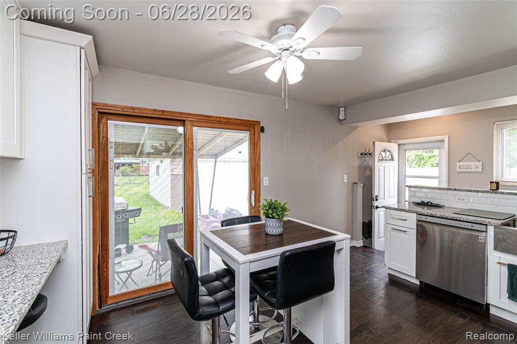 9075 Headley Drive, Sterling Heights, MI 48314 — Photo 7