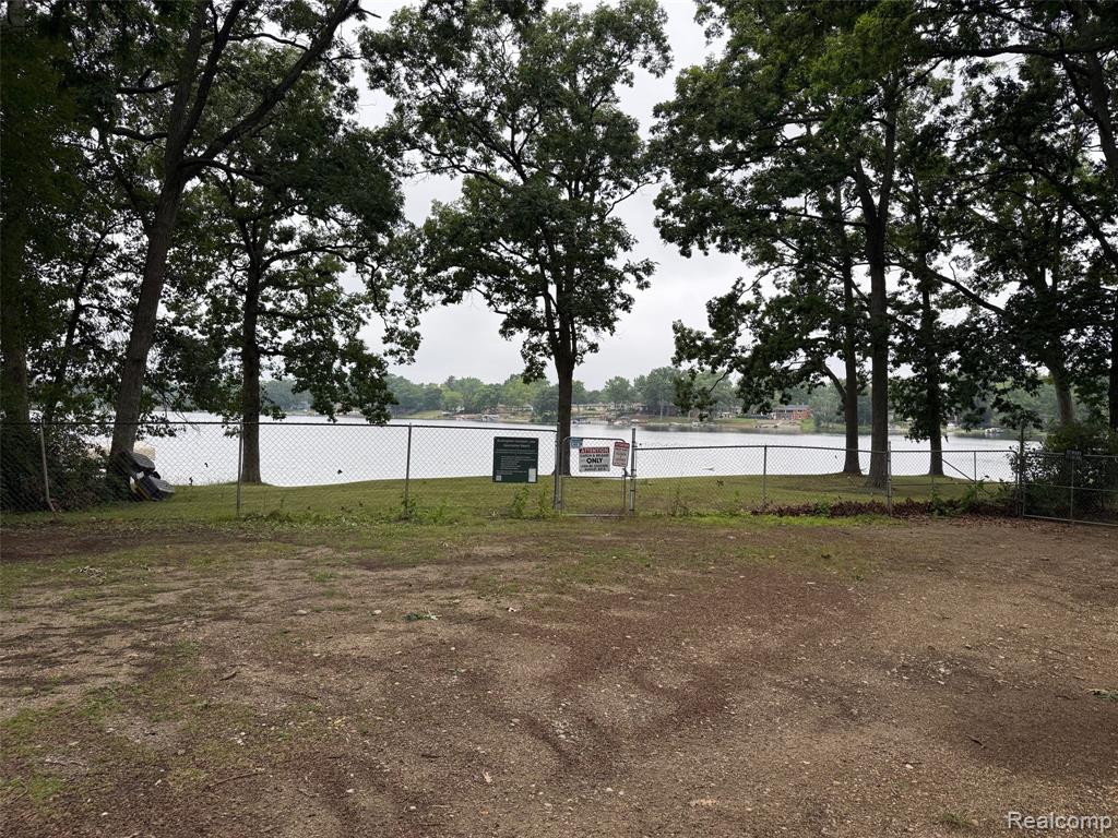 5524 Walling Drive, Waterford, MI 48329 — Photo 15