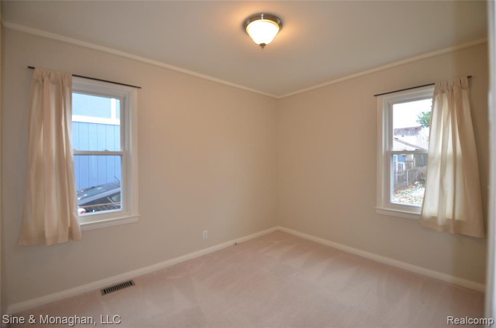 421 W Kalama Avenue S, Madison Heights, MI 48071 — Photo 30
