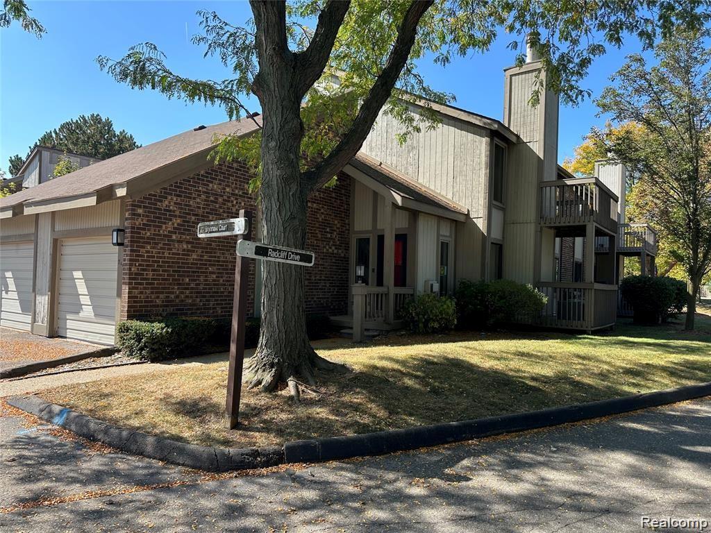 7490 S Brynmawr Court, West Bloomfield, MI — Photo 2