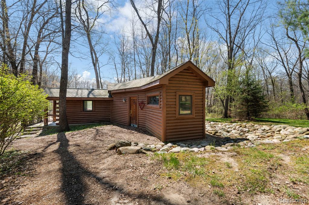 561 Valley Drive, Milford, MI 48381 — Photo 59