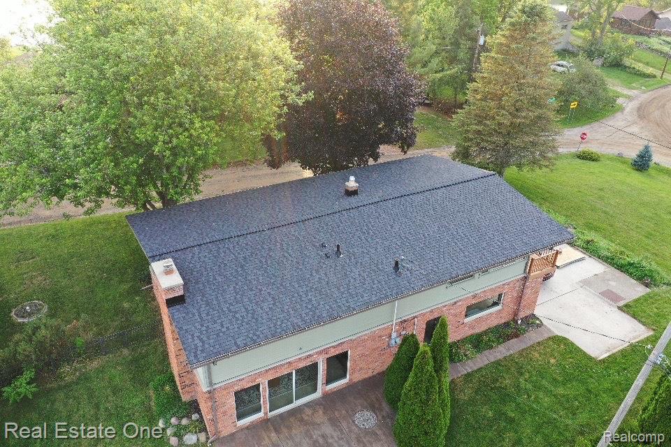 2728 DEVONSHIRE, Leonard, MI 48367 — Photo 3