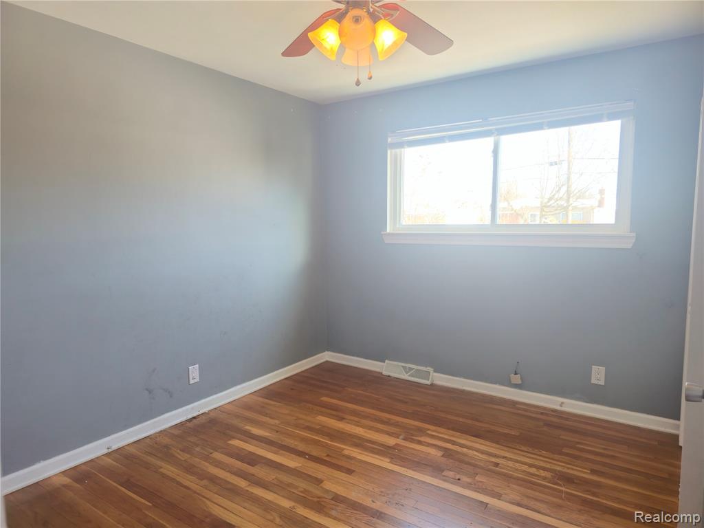 27432 Bristol Drive, Warren, MI 48092 — Photo 6