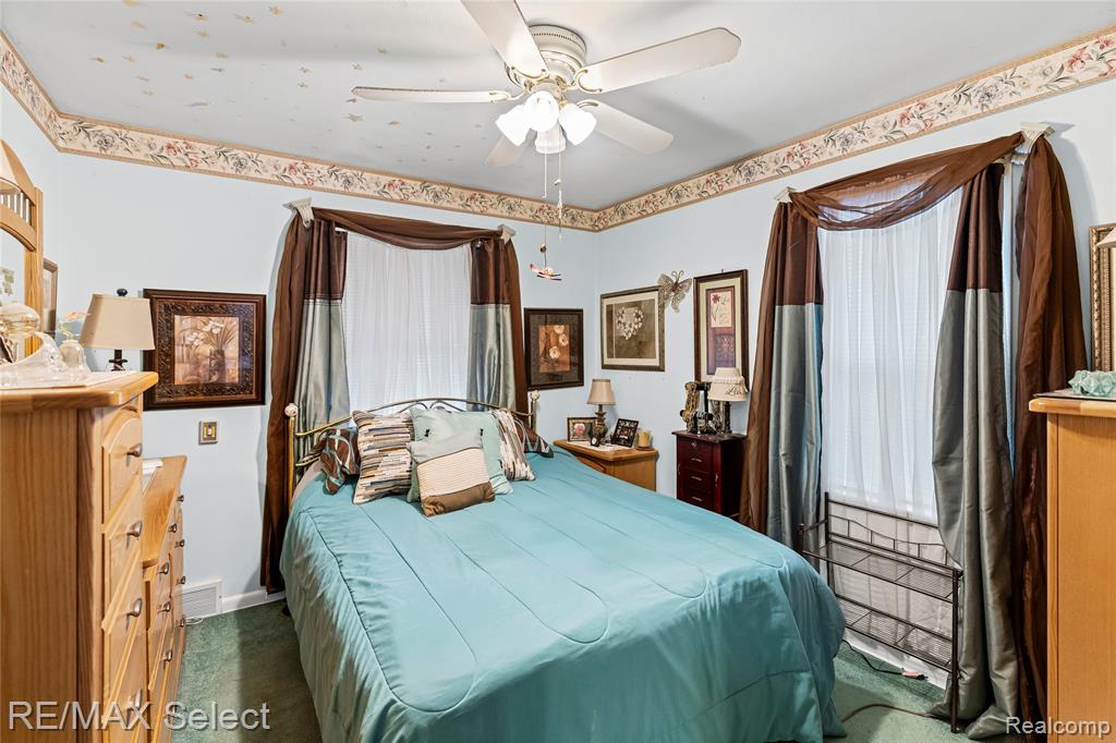 945 Salisbury Avenue, Flint, MI 48532 — Photo 11