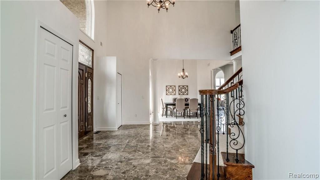 748 Eltham Court, Ann Arbor, MI 48103 — Photo 11