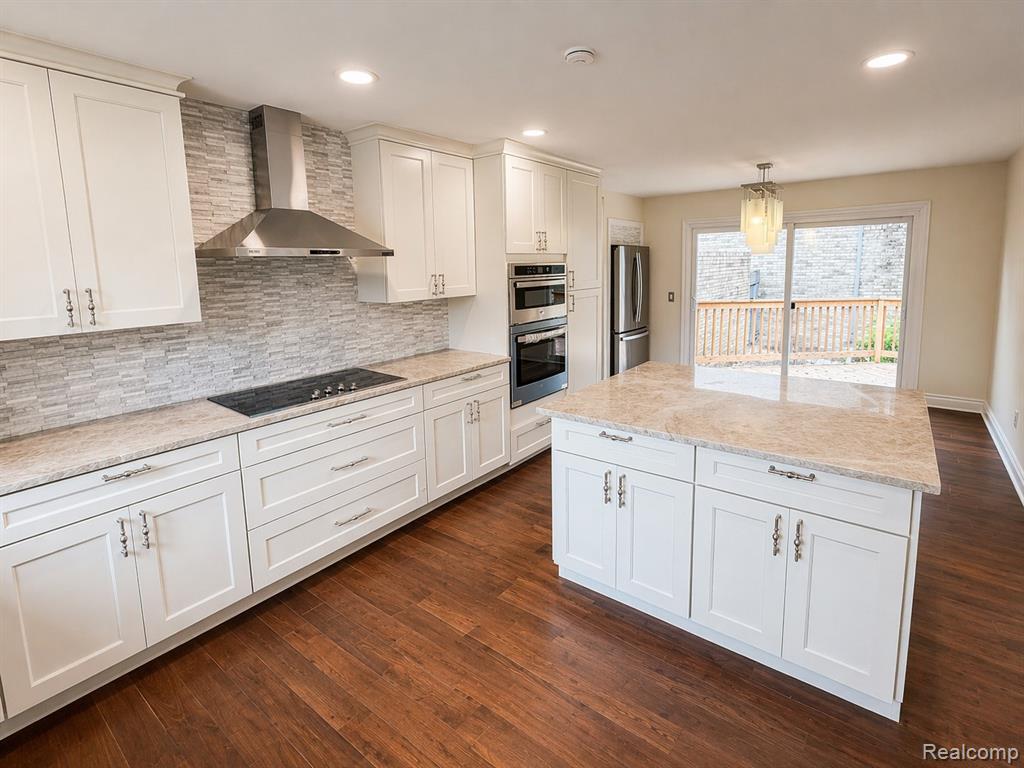 5525 Woodland Court, West Bloomfield, MI — Photo 17