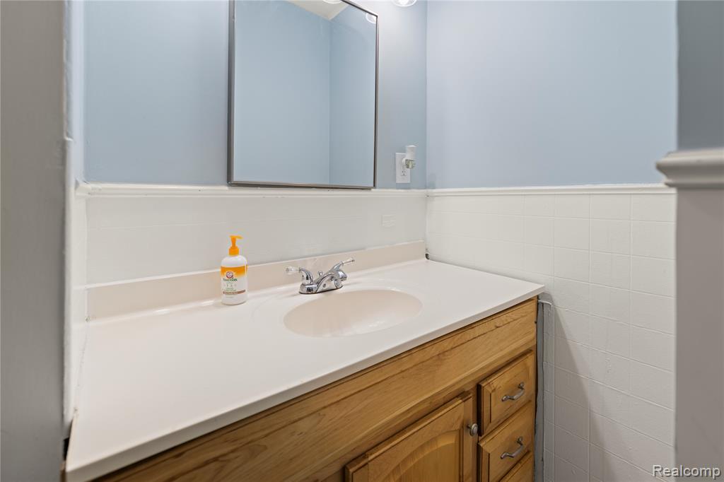7821 Navy Street, Detroit, MI 48209 — Photo 17