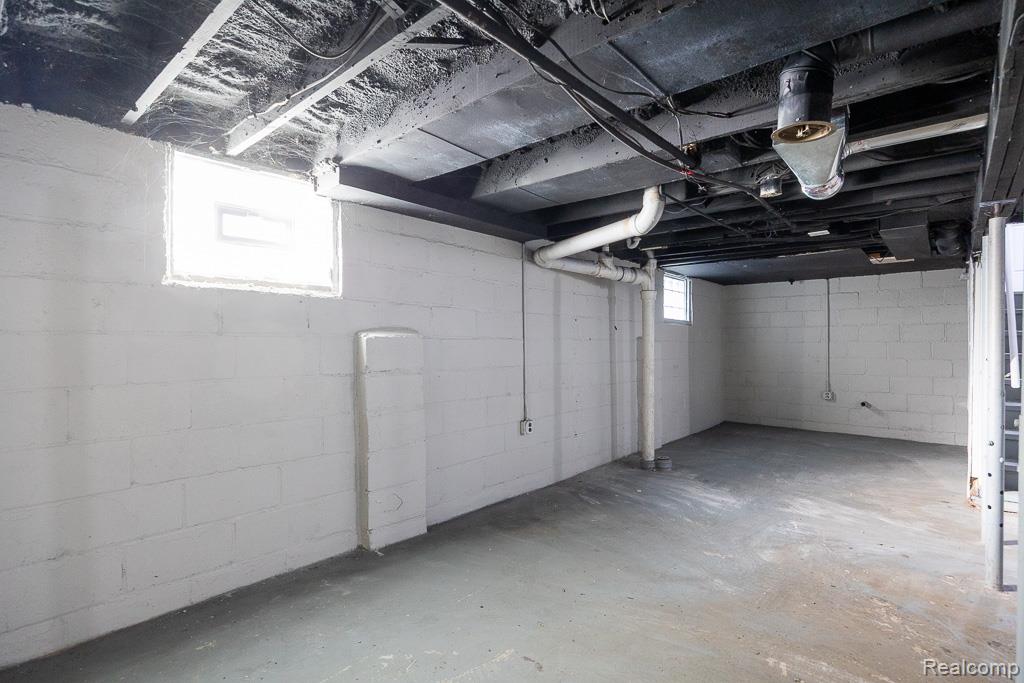 128 W Muir Avenue, Hazel Park, MI 48030 — Photo 34