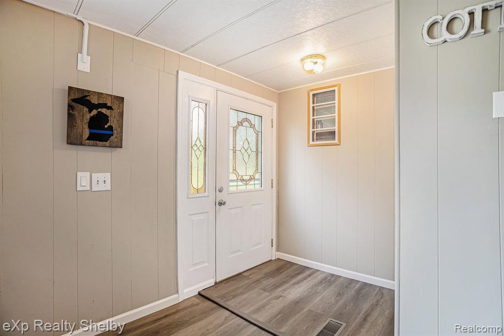 9486 MIRAMICHI Drive, Evart, MI 49631 — Photo 4