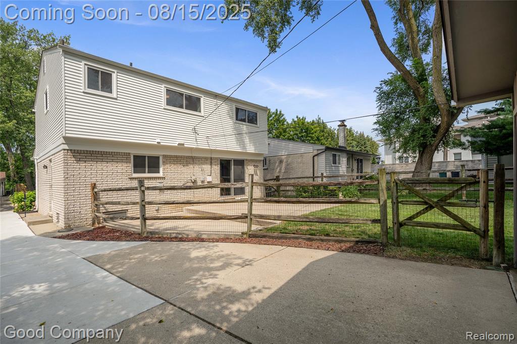 412 Woodlawn Avenue, Royal Oak, MI 48073 — Photo 26