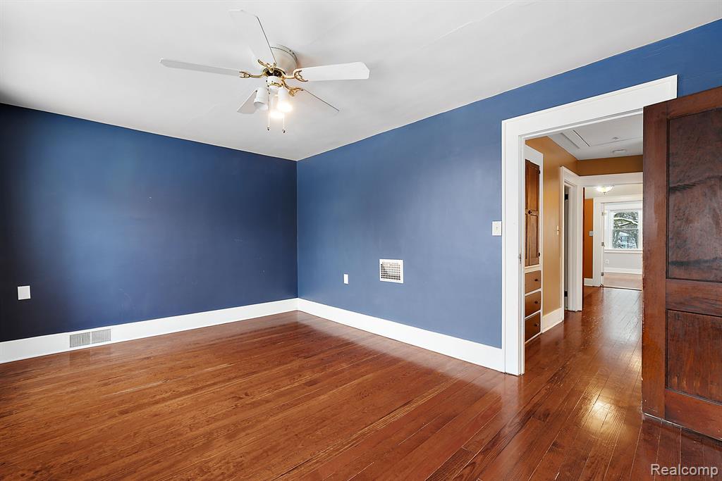52 DENNISON Street, Oxford, MI 48371 — Photo 32