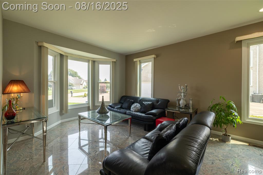 43281 Chester Drive, Sterling Heights, MI 48314 — Photo 17