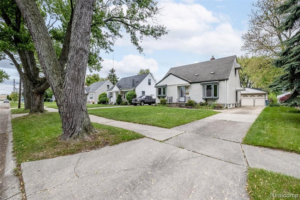 1863 Thomas Avenue, Berkley, MI 48072 — Photo 58