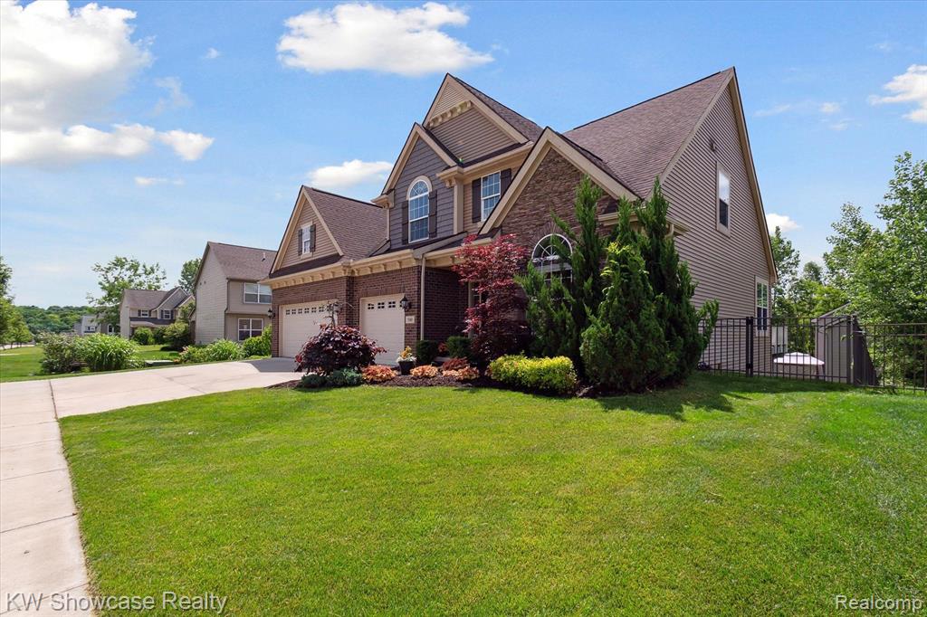 540 NAPA VALLEY Drive, Milford, MI 48381 — Photo 2