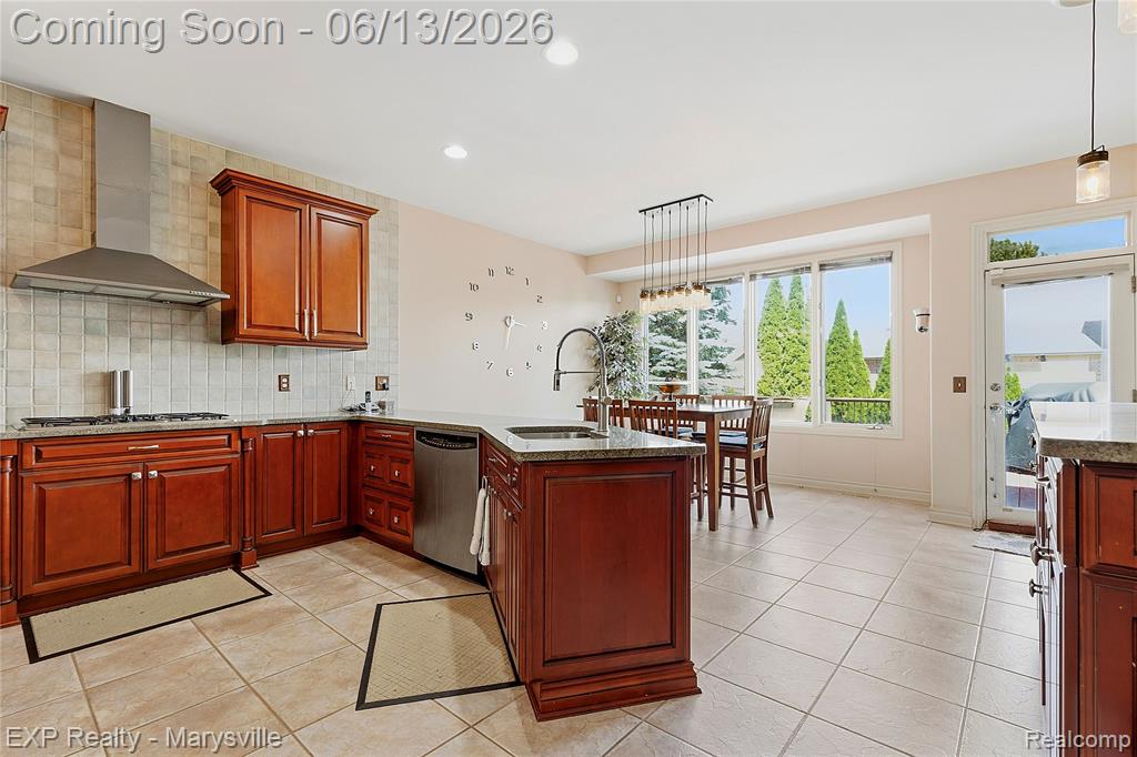 53146 Michael Drive, New Baltimore, MI 48047 — Photo 9
