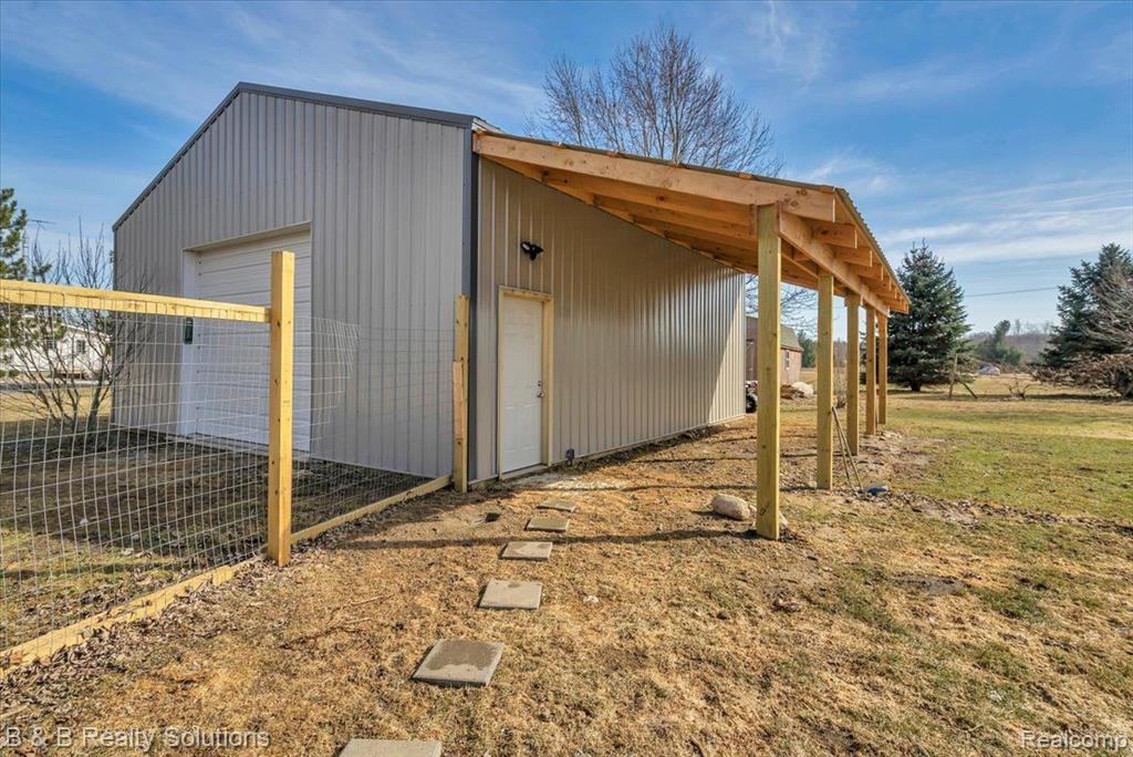 14749 IMLAY CITY Road, Mussey, MI 48014 — Photo 32