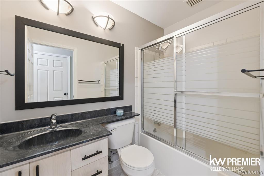 9301 Cardwell Street, Livonia, MI 48150 — Photo 17