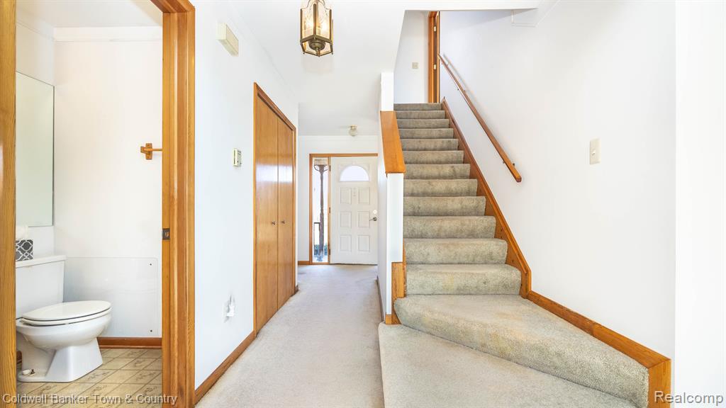 5427 OAK GROVE Road, Howell, MI 48855 — Photo 9