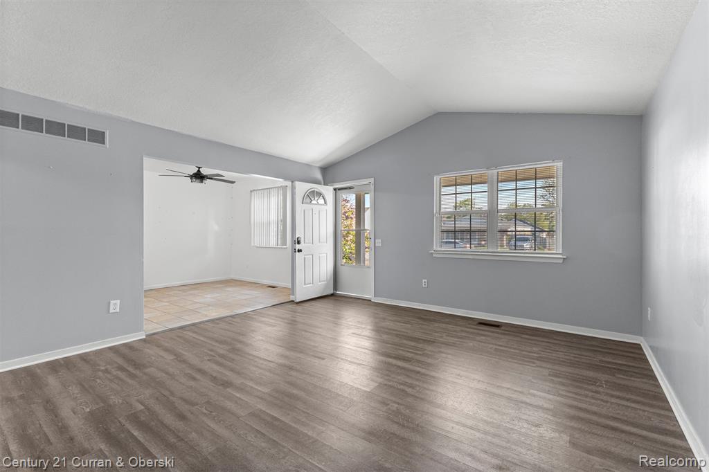 13230 Delavern Street, Rockwood, MI — Photo 4
