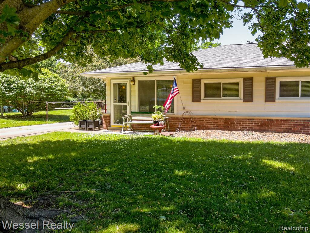 57121 OMO Road, Ray, MI — Photo 11