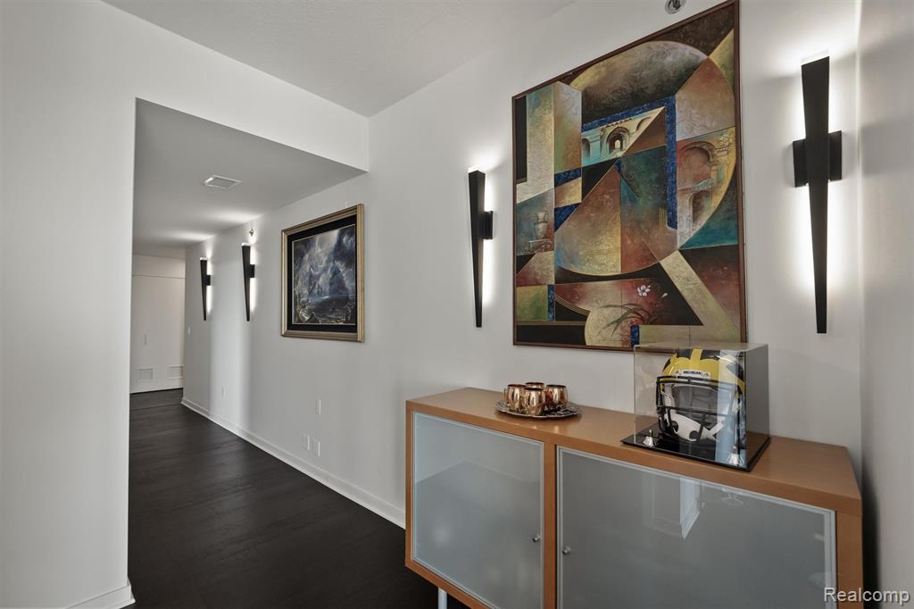 432 S Washington Avenue, 1605, Royal Oak, MI 48067 — Photo 16