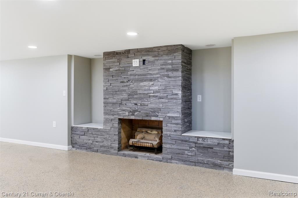 17901 Inkster Road, Brownstown, MI 48174 — Photo 31