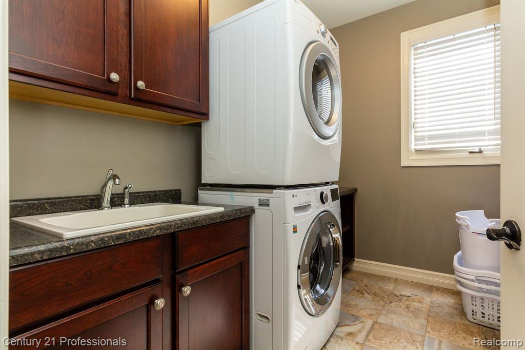 54152 Deer Ridge Court, Rochester, MI 48307 — Photo 51
