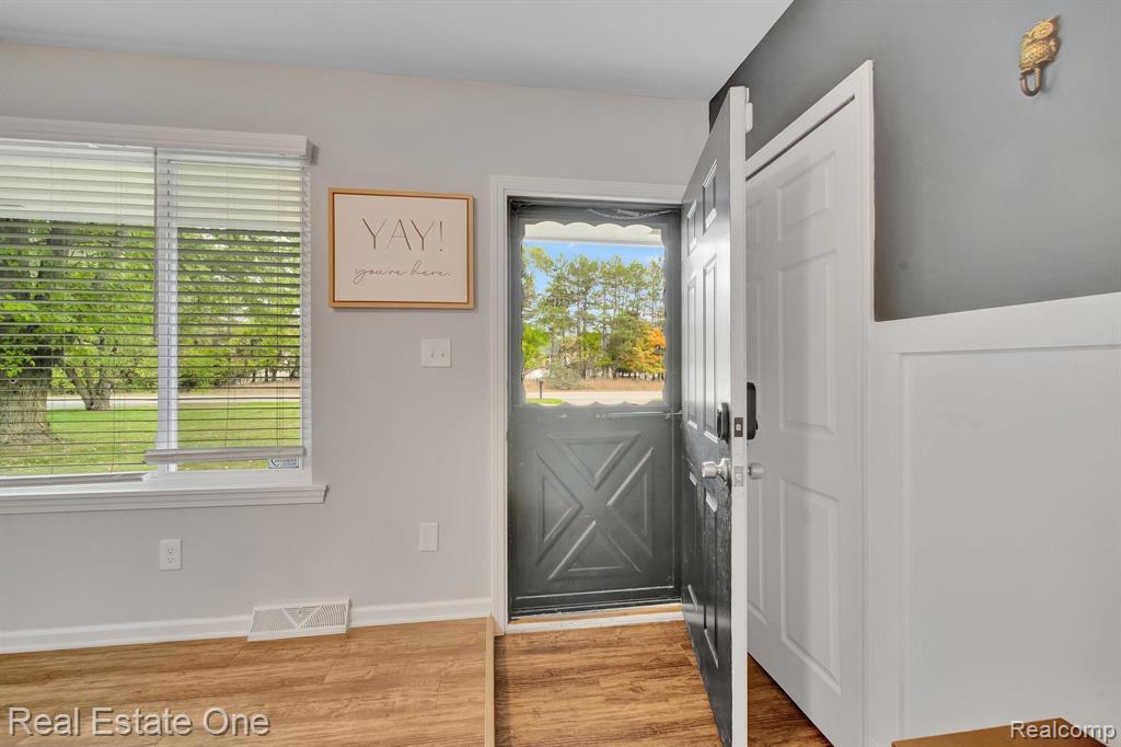 861 Seymour Lake Road, Oxford, MI 48371 — Photo 11