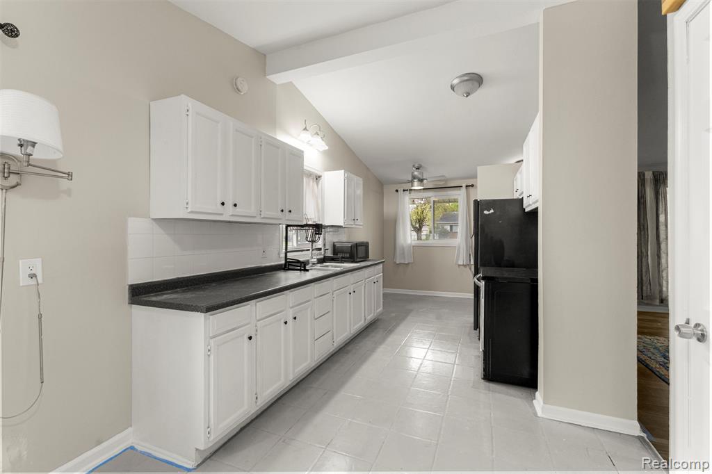 5367 Vivian Street, Dearborn Heights, MI 48125 — Photo 9