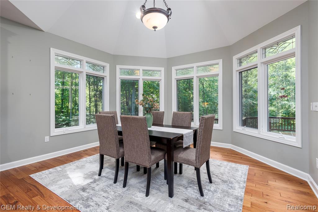 9054 Green Hickory Lane, Fenton, MI 48430 — Photo 12
