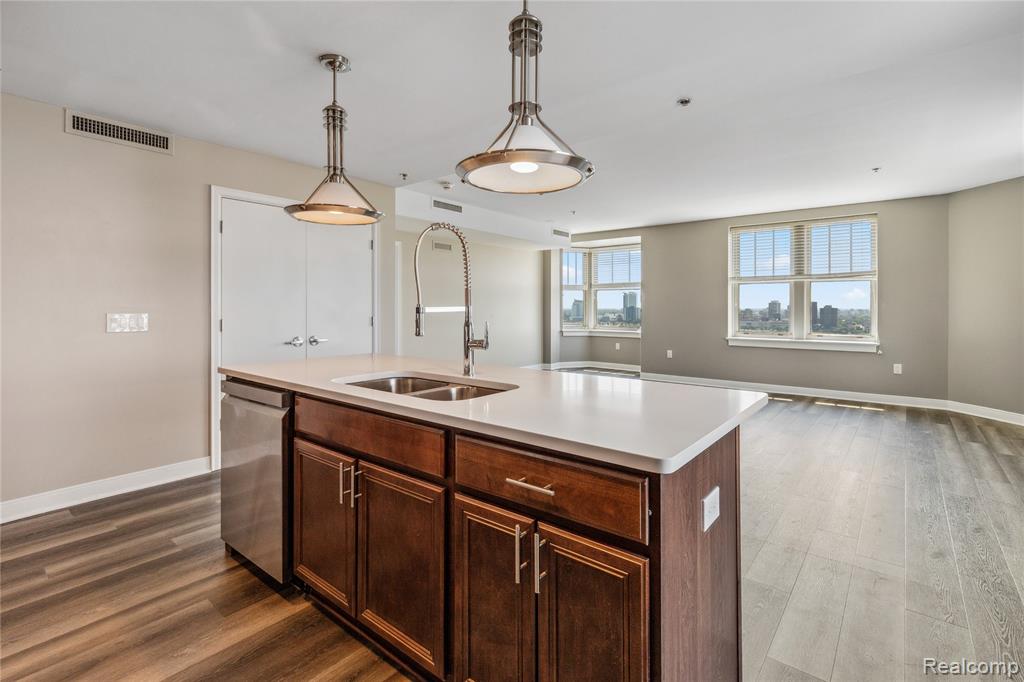 525 W Lafayette, 17D, Detroit, MI 48226 — Photo 8