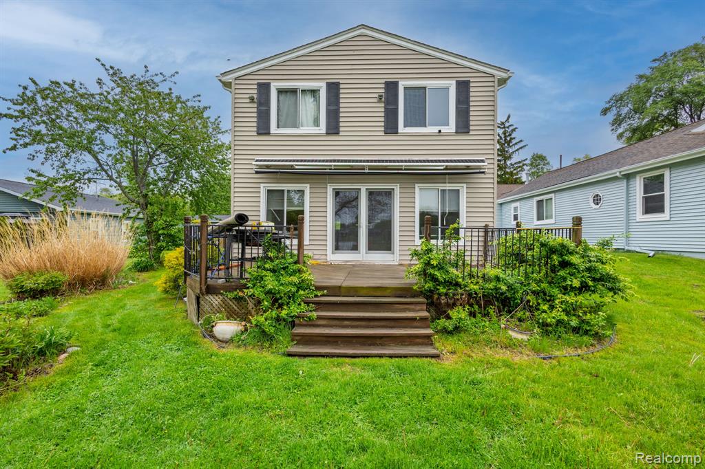 656 Lawson Drive, Lake Orion, MI 48362 — front exterior