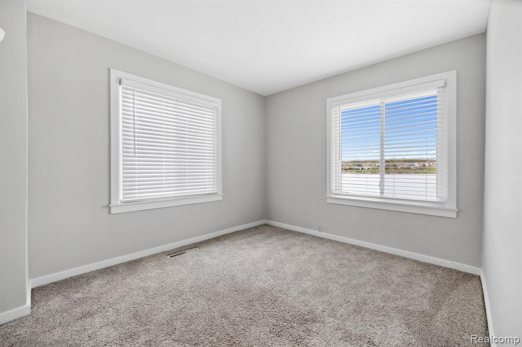 490 Chicago Drive, Howell, MI 48843 — Photo 9