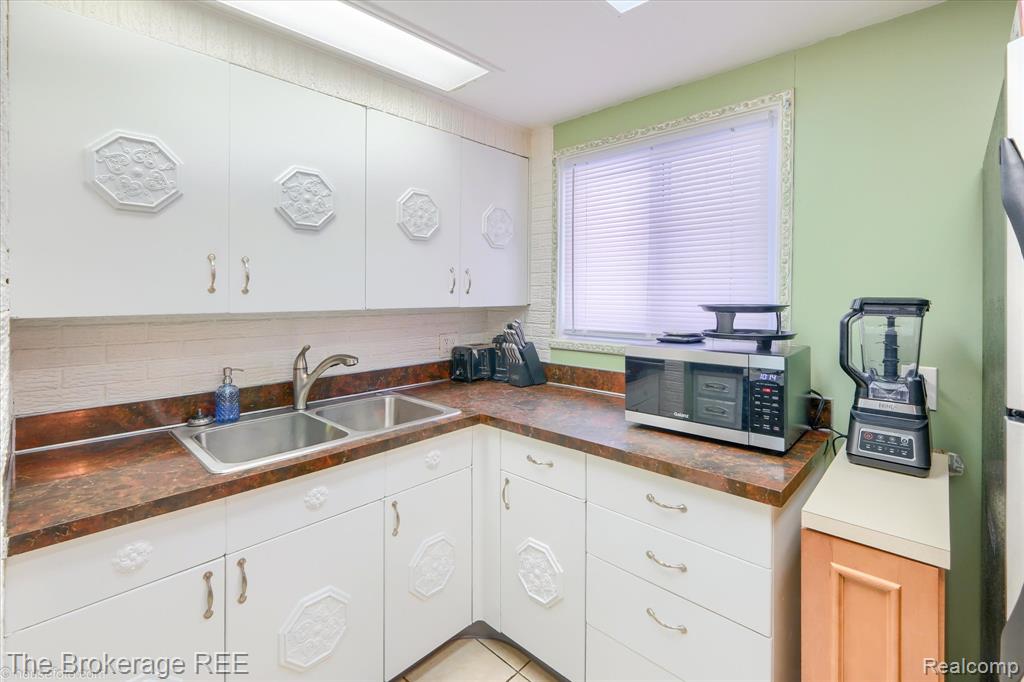 6155 Westdale Drive, Grand Blanc, MI 48439 — Photo 16