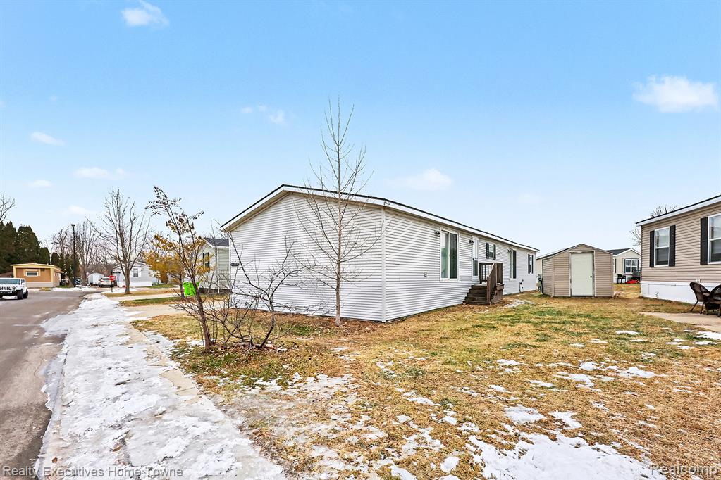 59227 Lewis Ln, New Haven, MI 48048 — Photo 33