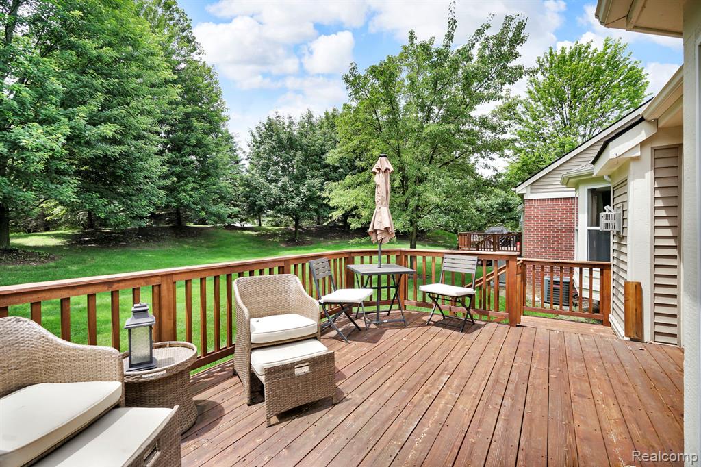 1128 Andover Circle, Commerce Twp, MI 48390 — Photo 22